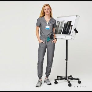 FIGS scrub set top and bottom